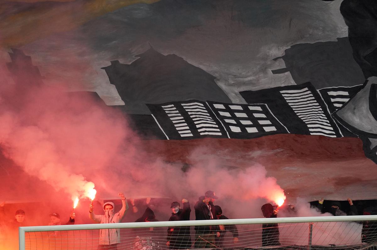 Stoican, după primul punct la Dinamo: „Am jucat din două în două zile: luni, joi și azi” :)