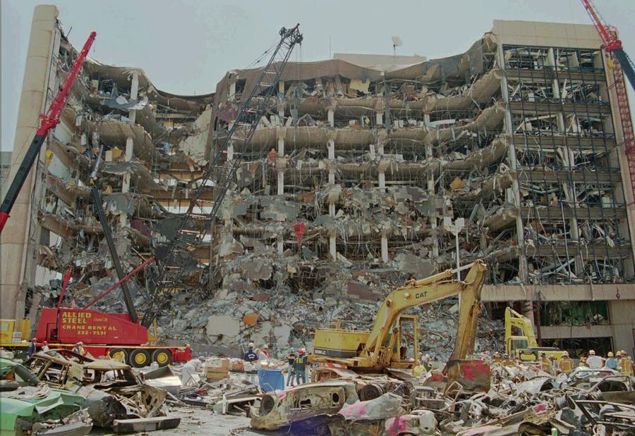 Așa arată clădirea federală din Oklahoma City, după explozia bombei, foto: britannica.com Între Cruella de Vil și guru » Cine e Eteri Tutberidze, antrenoarea care scoate genii în patinaj, dar care e acuzată că „își nenorocește” sportivele