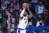 Chiar e REGE! LeBron James a devenit cel mai bun marcator din istoria NBA