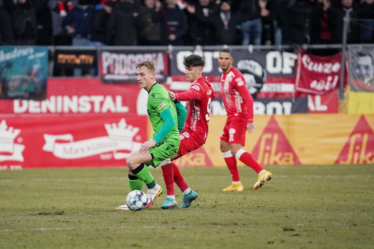 Cere măsuri împotriva lui Răuță, după UTA - Dinamo 0-0: „Îi iei banderola de căpitan!”