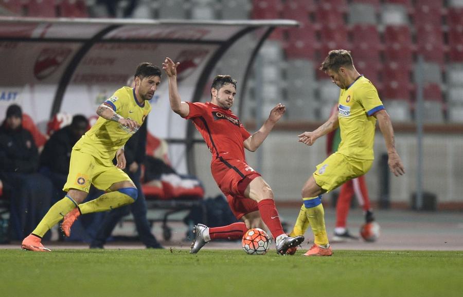 Batin, flancat de Papp și Pintilii în derby-ul Dinamo - FCSB 1-1 din 2016 Paul Batin, fostul atacant de la CFR Cluj și Dinamo, și-a anunțat retragerea