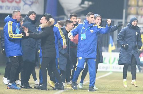 Florin Pîrvu sărbătorește golurile din Petrolul - Hermannstadt // sursă foto: Răzvan Păsărică via Facebook Petrolul Ploiești
