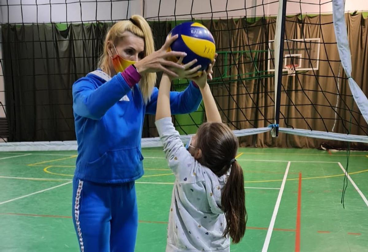 Cristina Pîrv, campioană a României la volei, interviu tulburător pentru GSP: „Când ai probleme, vorbește cu Dumnezeu ca și cum ai vorbi cu un prieten!”. Poveste șocantă: „Am fost atacată de doi drogați cu pistoale!”