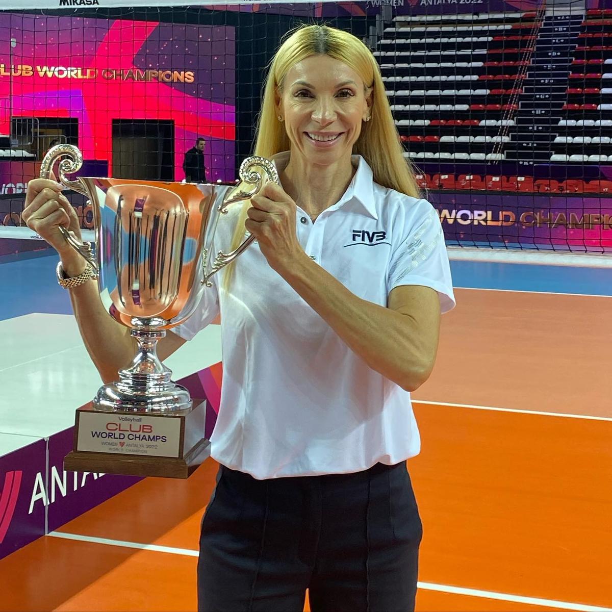 Cristina Pîrv, campioană a României la volei, interviu tulburător pentru GSP: „Când ai probleme, vorbește cu Dumnezeu ca și cum ai vorbi cu un prieten!”. Poveste șocantă: „Am fost atacată de doi drogați cu pistoale!”