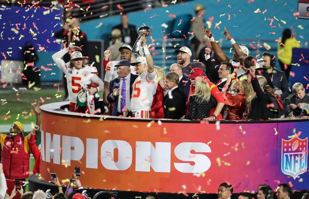 Super Bowl LVII. Kansas City Chiefs e din nou campioană în NFL! Mahomes pune mâna pe un nou inel, după o victorie memorabilă cu Philadelphia Eagles