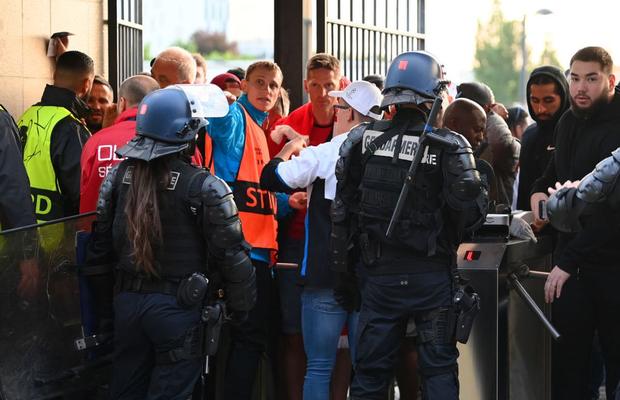 UEFA e vinovată! Raportul despre incidentele de la finala UCL 2022 a fost „scăpat” pe internet: „Fanii lui Liverpool au evitat o catastrofă”
