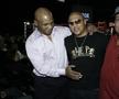 Mike Tyson (stânga), alături de Roberto Duran (dreapta). Foto: Imago
