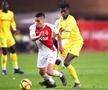 Edgar Ie, fotbalistul dorit de Dinamo, în duel cu Falcao