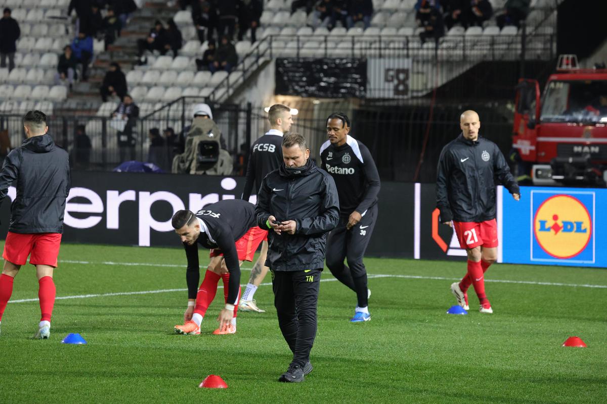 PAOK - FCSB » Imagini de la încălzire