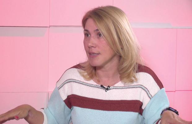Ce se întâmplă cu corpul nostru când „ciugulim câte ceva”? Răspunde un doctor în nutriție oncologică: „Apare disbioza”
