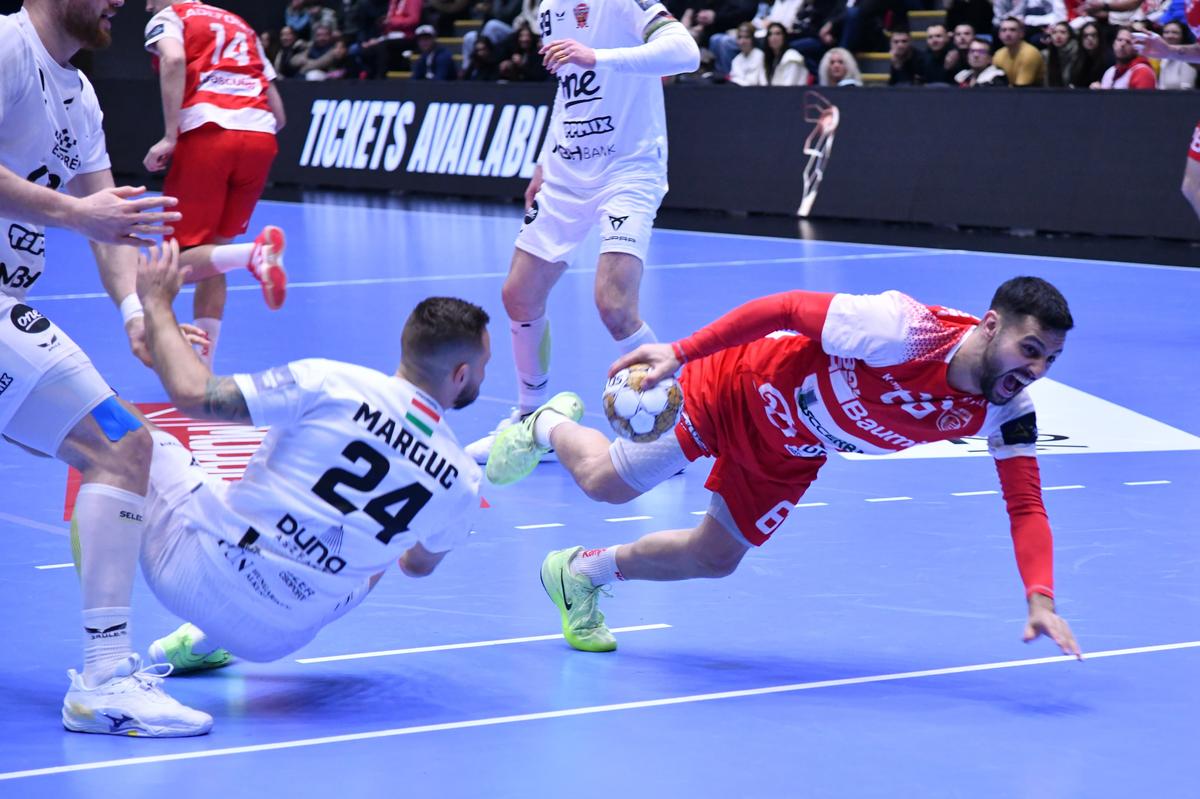 Dinamo, învinsă de Veszprem și la returul din Liga Campionilor » Moment emoționant în minutul 8 al meciului din Polivalentă