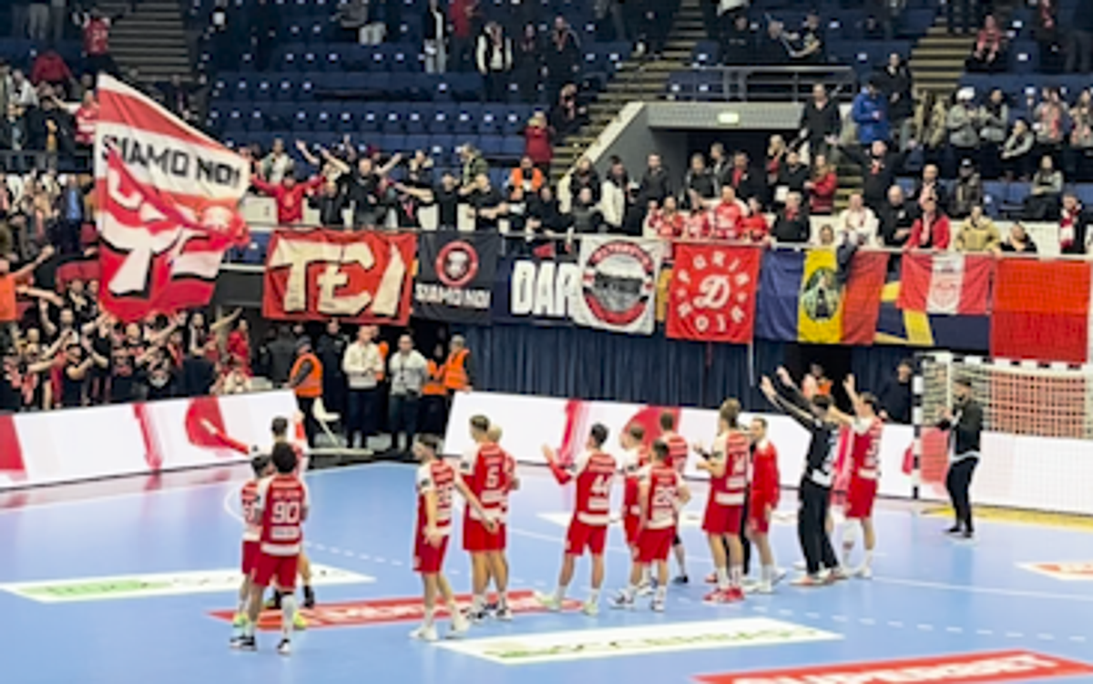 Dinamo, învinsă de Veszprem și la returul din Liga Campionilor » Moment emoționant în minutul 8 al meciului din Polivalentă