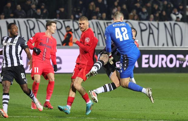 De ce au fost schimbați Bîrligea și Chiricheș în debutul reprizei secunde din PAOK - FCSB