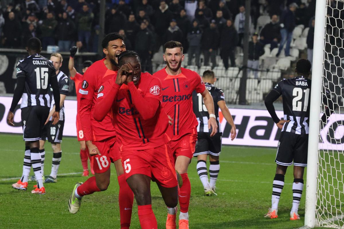 FCSB, remontada și victorie ISTORICĂ pe „Toumba” » În zece, PAOK-ul lui Răzvan Lucescu nu a avut replică contra roș-albaștrilor
