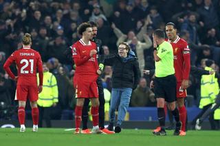 Virgil van Dijk se ia de arbitrul Michael Oliver în scandalul de la Everton - Liverpool: „I-am spus!”