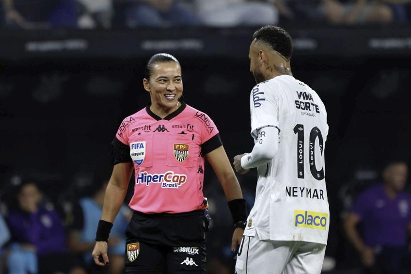 Neymar (33 de ani, aripă stânga) a fost în centrul atenției în meciul pierdut de Santos în fața celor de la Corinthians, scor 1-2, în runda cu numărul #9 a campionatului din Brazilia.