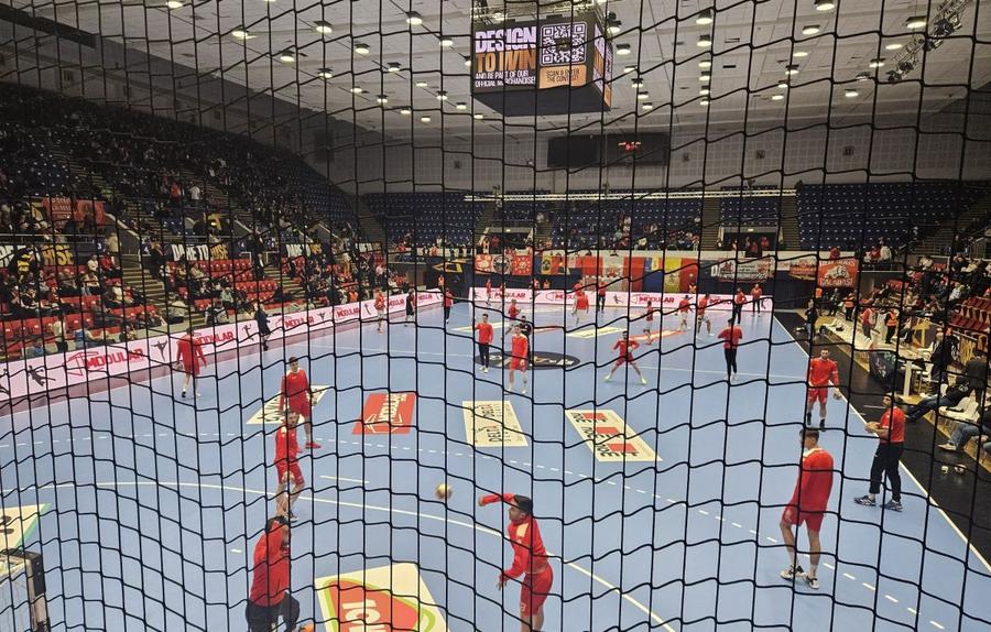Dinamo, învinsă de Veszprem și la returul din Liga Campionilor » Moment emoționant în minutul 8 al meciului din Polivalentă