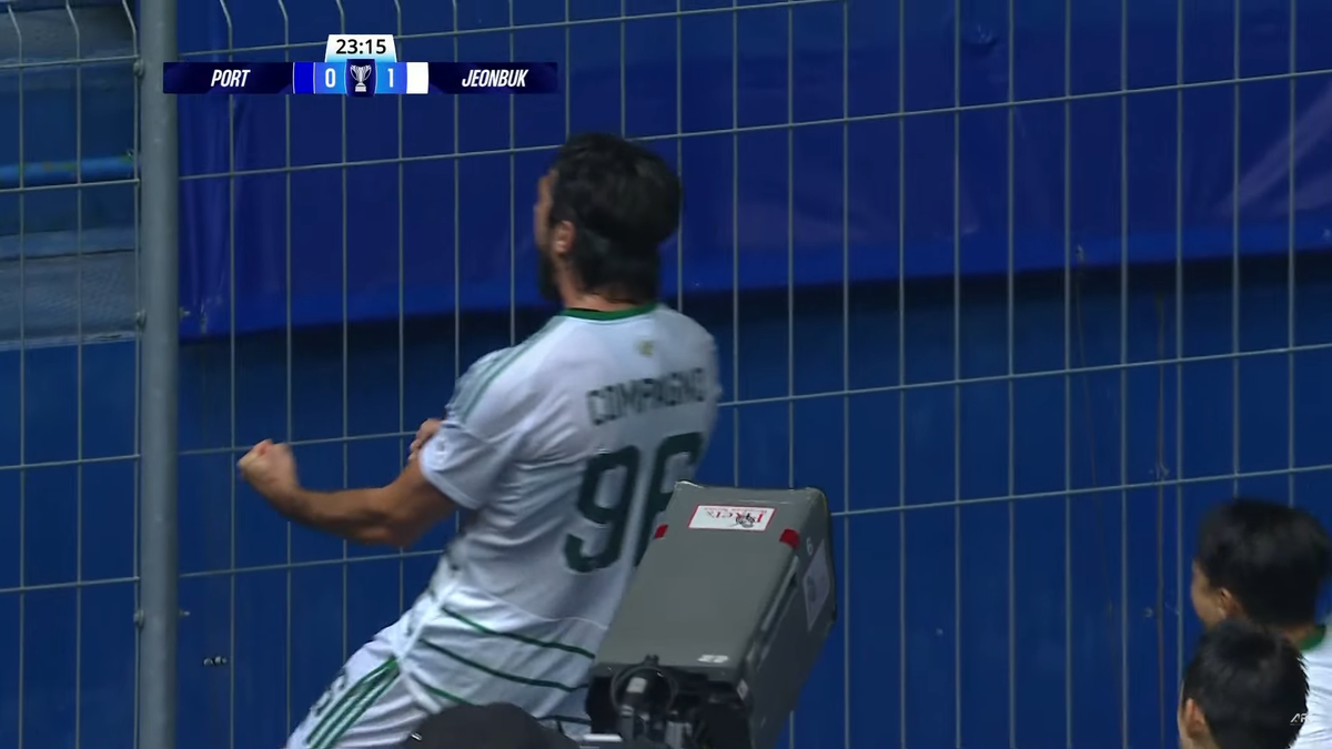 Andrea Compagno, „dublă” la debutul în Liga Campionilor Asiei