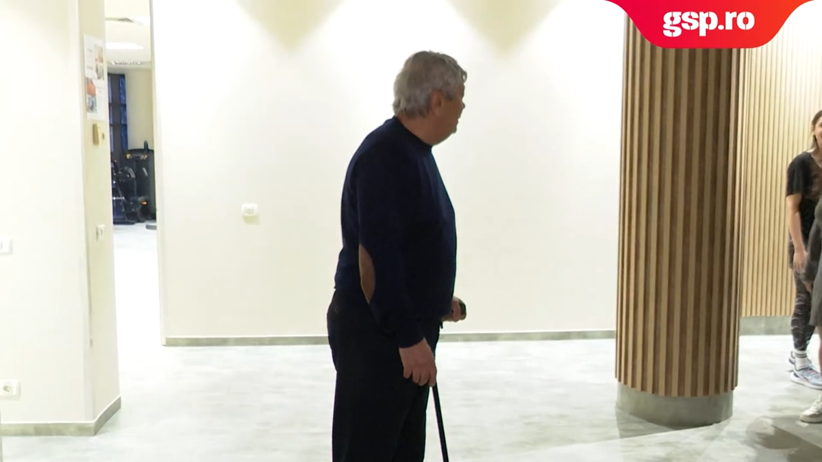 Gazeta l-a vizitat la recuperare pe Mircea Lucescu: „Aveam piciorul foarte umflat” + Obiceiul zilnic pentru o refacere rapidă: „Doar după ce se lasă întunericul!”