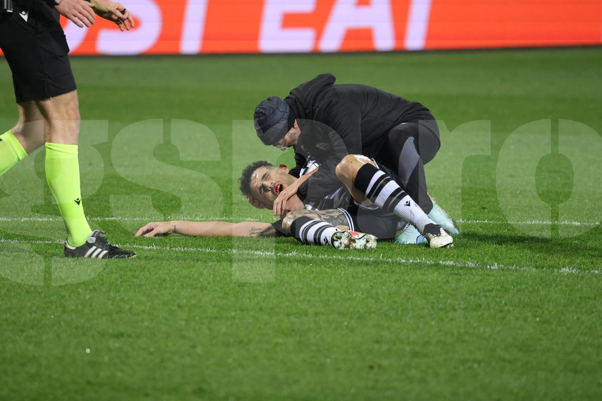 Accidentare HORROR în PAOK - FCSB » Jucătorul nu a mai putut continua partida