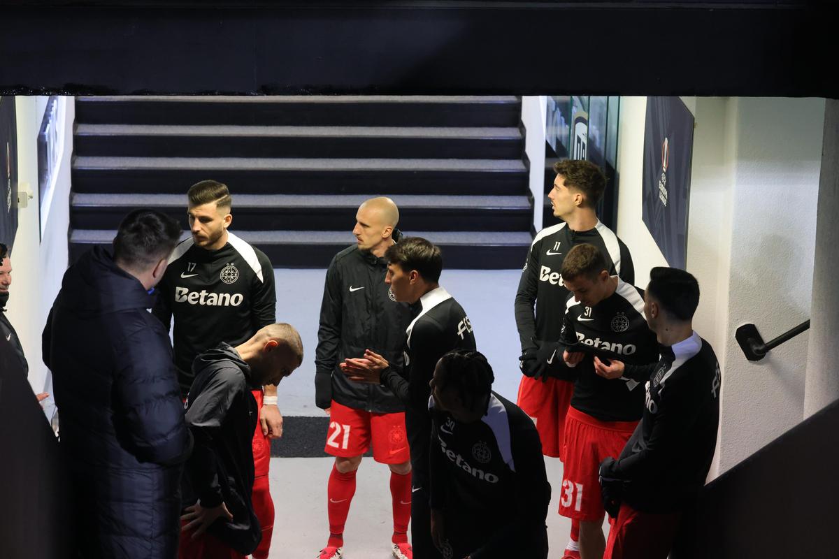 PAOK - FCSB » Imagini de la încălzire