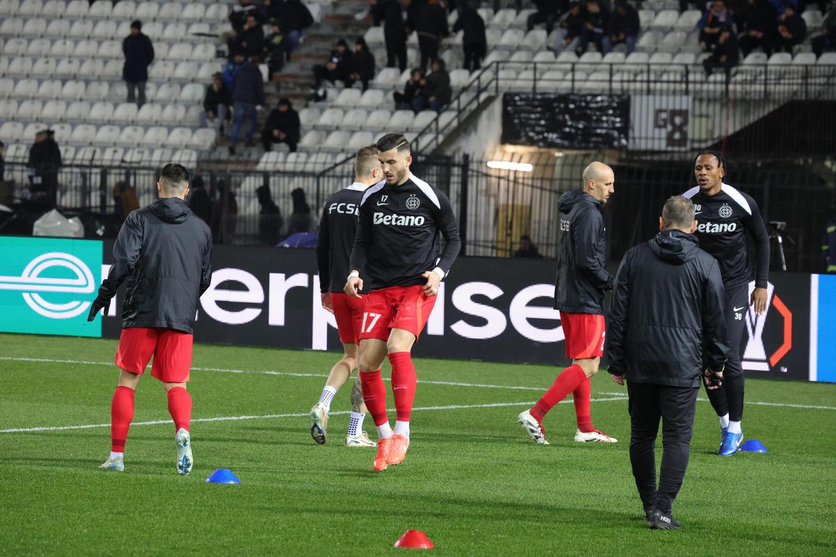 PAOK - FCSB » Imagini de la încălzire