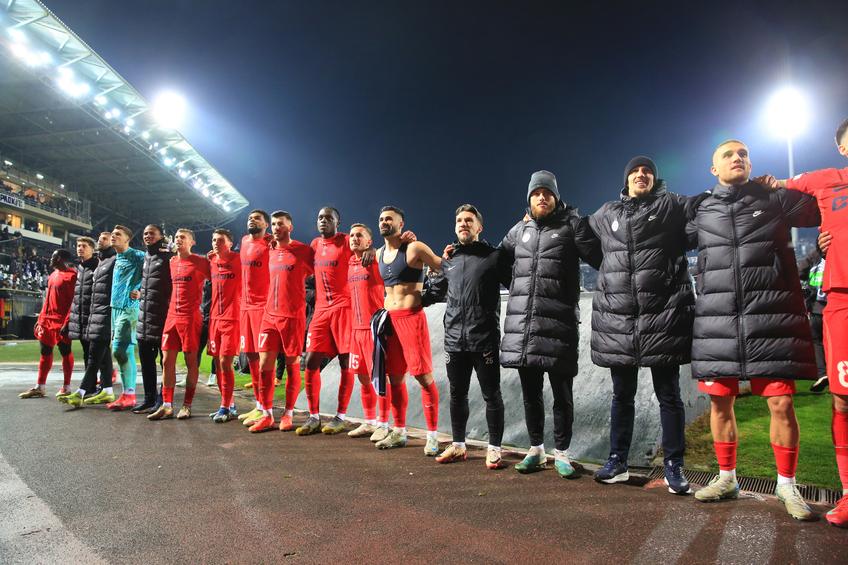 Jucătorii FCSB-ului, după victoria cu PAOK. foto: Ionuț Iordache