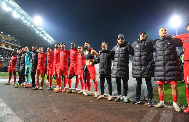 Moment neașteptat la zona mixtă între jucătorii FCSB-ului după succesul cu PAOK: „Tu ai jucat azi?”