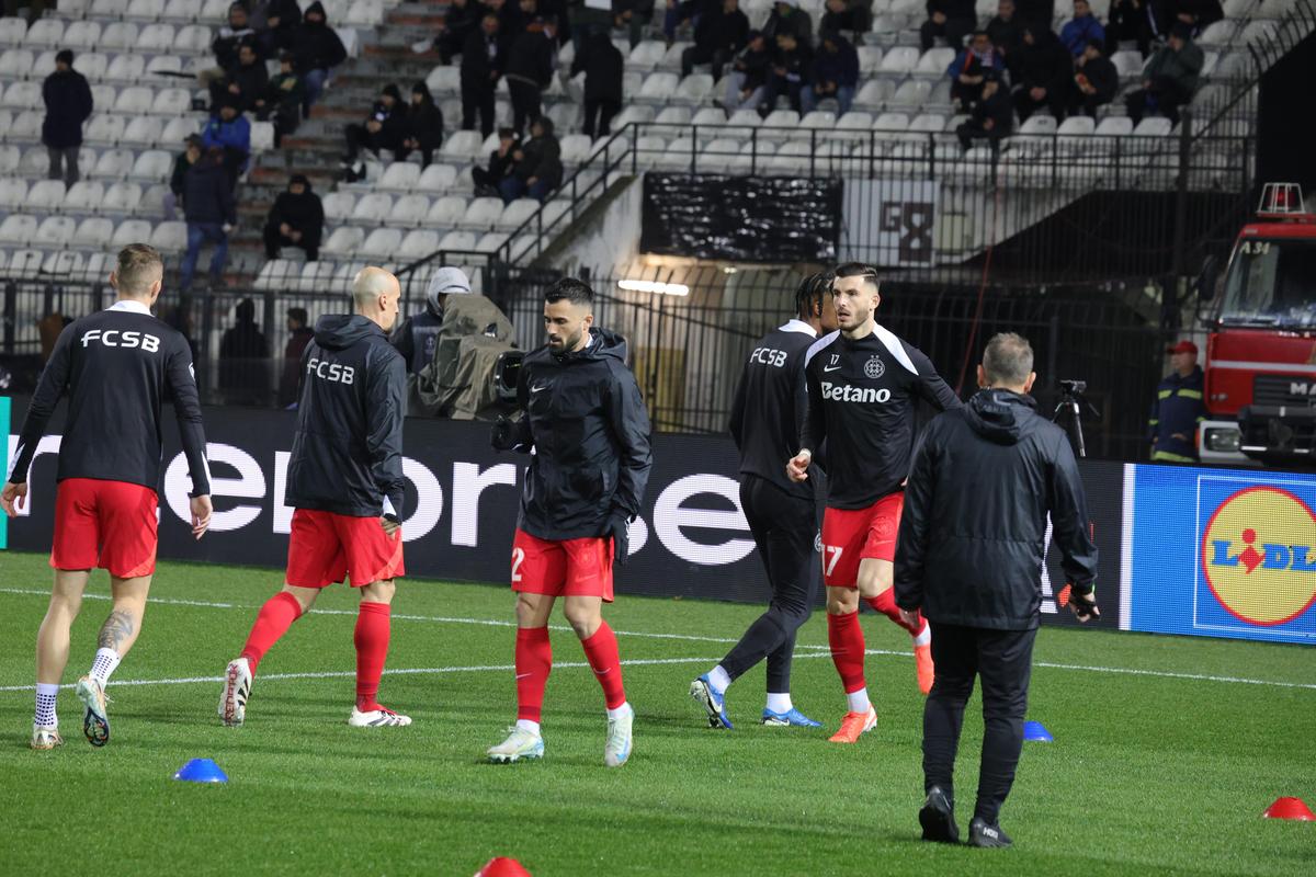 PAOK - FCSB » Imagini de la încălzire