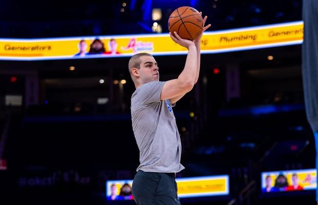 Furtună de aplauze pentru un baschetbalist sârb care a debutat în NBA după ce a învins cancerul testicular: „O seară plăcută”