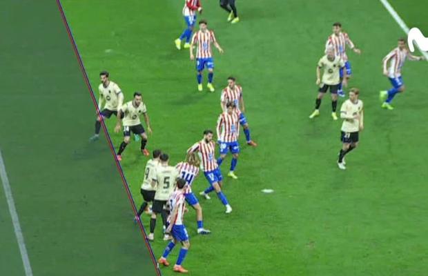 Epic fail la semifinala Atletico - Barcelona » Comitetul Tehnic al Arbitrilor a dat un comunicat chiar în timpul meciului