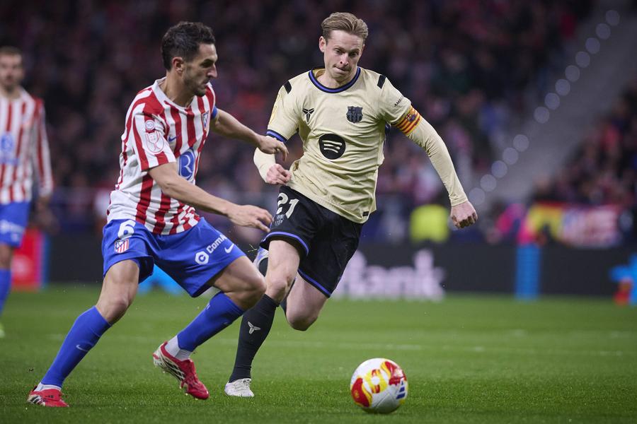 Frenkie de Jong în timpul meciului contra Lui Atletico Madrid Hansi Flick s-a săturat și îi face bagajele! » „Nu mai e loc pentru el la Barcelona. Va trebui să plece curând!”