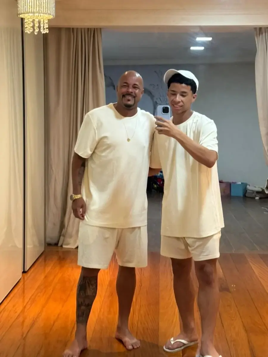 Wesley Lopes și fiul său // foto: Instagram Wesley Lopes trece prin momente cumplite: „Dumnezeu să îmi vindece fiul”
