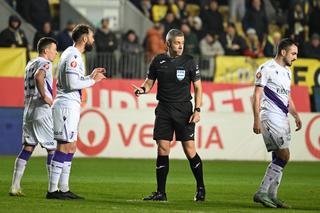 Acuzații dure! „Aruncă” în aer fotbalul românesc: „100% se fac jocuri! Nu mai pot să tac, știu prea multe. Am vorbit cu arbitri activi”