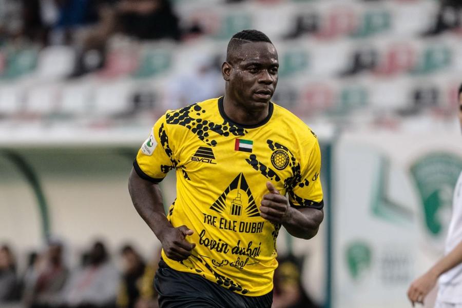 Mario Balotelli, victima rasismului în Emiratele Arabe Unite / Foto: Facebook Al-Ittifaq FC Mario Balotelli a renăscut în Dubai » Atacantul s-a cuplat cu regina podcasturilor!