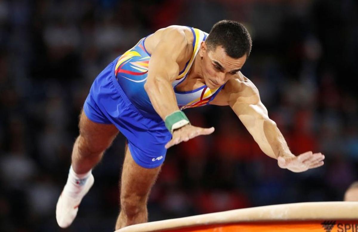 Alarmă la Baku, la competiția unde participă Marian Drăgulescu: un gimnast spaniol, dus la spital după ce a făcut febră