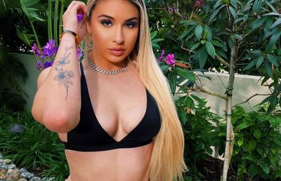 FOTO Imagini electrizante » Sarah Dumitrescu, fiica Anamariei Prodan, îi calcă pe urme: cum s-a pozat pe Instagram