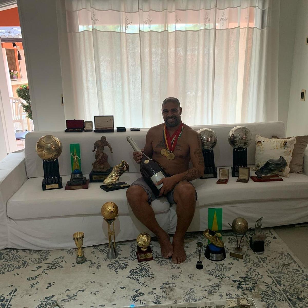 FOTO Adriano
