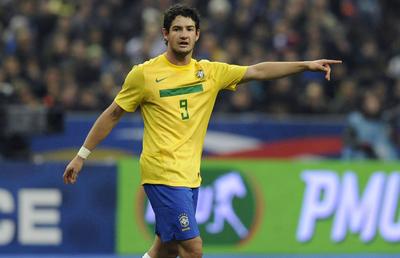 Alexandre Pato a fost prezentat oficial la noua echipă » Unde a ajuns fosta mare speranță a fotbalului brazilian