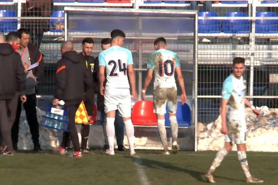 Octavian Popescu (numărul 10), accidentat în CSA Steaua - FCSB 2 // foto: captură YouTube @ STEAUA TV Emoții pentru FCSB! Octavian Popescu, accidentat în Liga 3 cu 6 zile înainte de meciul cu CFR Cluj