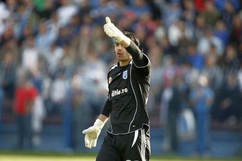 FC U Craiova, echipa de pe locul 2 în Liga 2, are o nouă conducere. Mircea Bornescu (40 de ani) este noul team-manager, iar Eugen Trică (44 de ani) preia postul de antrenor de la Ovidiu Stângă (48 de ani).