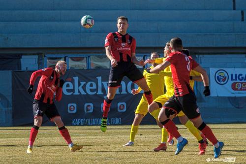 Președintele celor de la Miercurea Ciuc, Zoltan Szondi, o acuză pe FC Brașov: „Nu aveau bani de apă, dar au stat la hotel de 4 stele!” // foto: sport.szekelyhon.ro