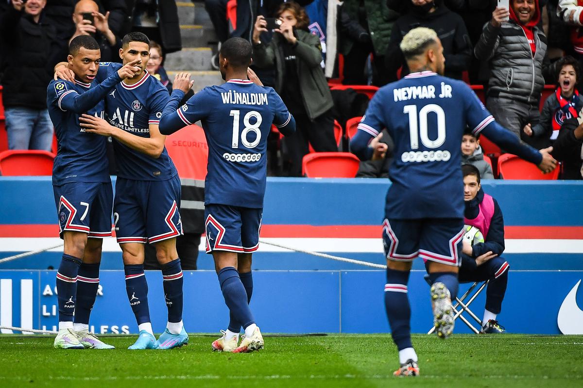 Fanii lui PSG, furioși după eliminarea din UCL » Ce le-au făcut lui Messi și Neymar