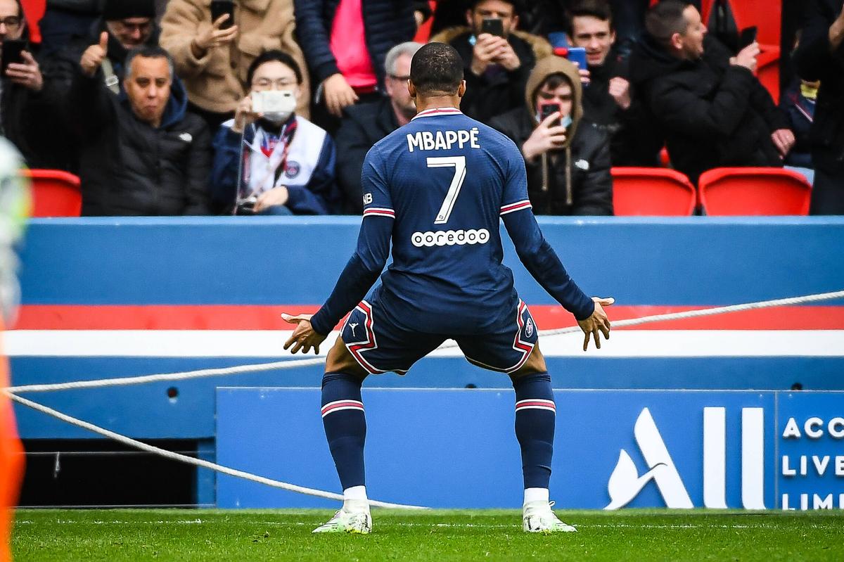Fanii lui PSG, furioși după eliminarea din UCL » Ce le-au făcut lui Messi și Neymar