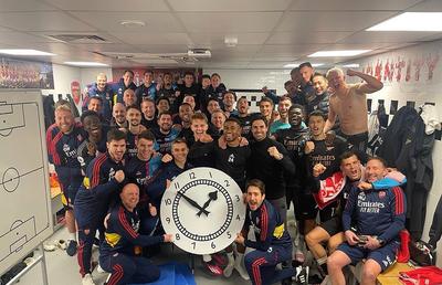 Enigma din vestiarul lui Arsenal: ce semnifică ceasul cu care s-au pozat jucătorii lui Mikel Arteta