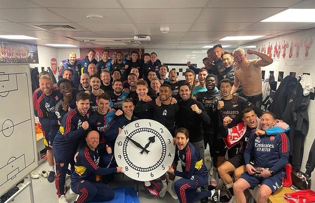 Enigma din vestiarul lui Arsenal: ce semnifică ceasul cu care s-au pozat jucătorii lui Mikel Arteta