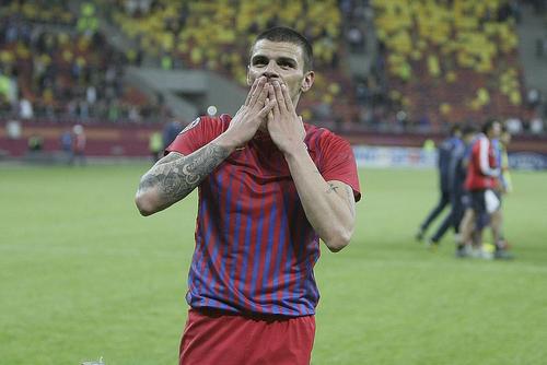 Aflat inițial în fruntea listei celor de la FCSB, așa cum Gazeta a scris în exclusivitate, bulgarul Valentin Iliev recunoaște interesul roș-albaștrilor, dar lasă de înțeles că nu e dispus să lucreze în condițiile impuse de Gigi Becali.