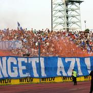 Cu 25.000 de spectatori în tribunele vechiului „Oblemenco”, Universitatea a clacat. A cedat la limită cu FC Vaslui, 0-1 / foto: Arhivă Gazeta Sporturilor