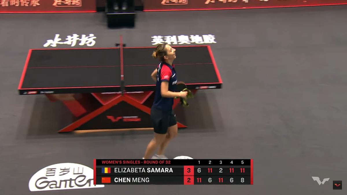 Eliza Samara - Chen Meng, la Singapore Smash / Foto: Facebook @ Federația Română de Tenis de Masă