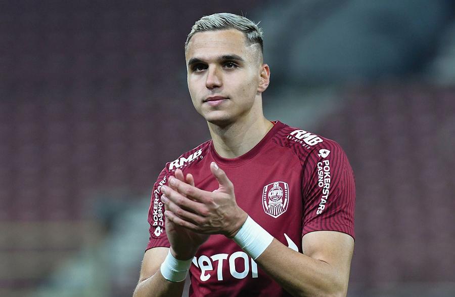 CFR Cluj - U Cluj 4-0 » Cristi Manea (25 de ani) a provocat galeria adversă în finalul derby-ului. A ratat titlul cu CFR Cluj, dar poate juca în Liga Campionilor » Cristi Manea, dorit de un club cu nume din Europa